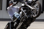 Hướng dẫn Kĩ thuật Bốc đầu xe môtô (Wheelie)