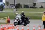 [Clip] Cảnh sát chạy xe tập luyện cực hay.