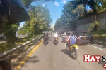 Hàng chục mô tô đuổi đánh tài xế SUV