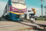 [phim ngắn 6phut] Dream bốc đầu ngang đầu xe lửa