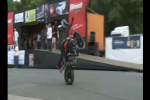 [Clip] Diễn xiếc cùng Ducati Monster 696