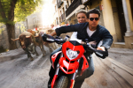 Ngắm bộ ảnh đẹp về Tom Cruise và Ducati Hypermotard