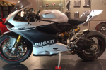 Ducati 1199 Panigale S trắng đen nhẹ nhàng