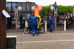 Yamaha R6 bốc cháy trong pit stop