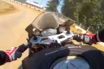 [Clip] Ducati 1199 so tài quyết liệt trên đường đất