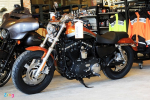 Harley-Davidson Sporter XL1200c Custom có giá từ 450 triệu đồng tại Sài Gòn