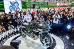 Kawasaki Ninja H2R 2014 được bán ra với số lượng cực kì giới hạn