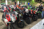 Johnny Trí Nguyễn trên Ducati HyperMotard cùng đoàn môtô rước dâu ở Kiên Giang