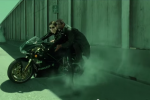 Cháy bỏng và kịch tính cùng moto Ducati 996 trong phim .