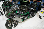 Kawasaki Ninja H2 có giá bán 1 tỉ đồng tại Ấn Độ