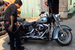 Thiết bị quay xe cực nhẹ tự chế của một dân chơi Harley-Davidson Việt
