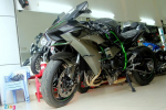 Yamaha R1 2015 và Kawasaki H2 So Sánh chi tiết