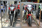 Cận cảnh cặp đôi Honda CB1000R 2015 vừa về đến Sài Gòn
