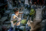 Khâm phục cô gái tuổi cọp làm nghề sửa xe môtô