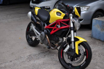 Ducati Monster 795 độ nổi bật với tông vàng đỏ