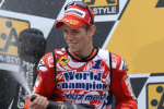 Cùng tìm hiểu về tay đua Casey Stoner và thành tích của anh tại giải đua MotoGP