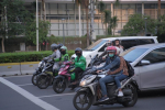 Độc lạ Singapore, người dân muốn mua xe máy phải đóng lệ phí hơn 150 triệu đồng