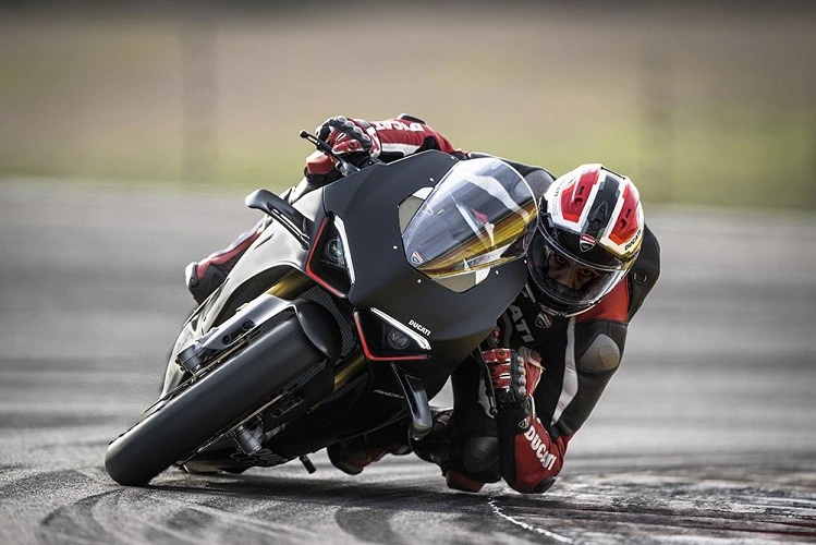 Ducati Panigale V4 SP2 lần đầu tiên lộ diện