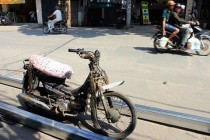 "Ve chai xe máy" tung hoành các tuyến phố Hà Nội