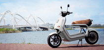 Xế điện Q-scooter - 160km/lần xạc điện