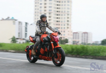 Yamaha FZ1 mạnh mẽ độ rực rỡ ở Sài Gòn