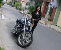 Nữ biker Sài thành và 9 năm gắn bó với phân khối lớn