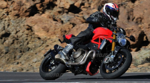 Khác biệt giữa Ducati Monster 1200 và 1200 S