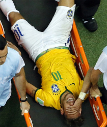 [Tin sốc]Neymar không thể đá trận bán kết cùng Brazil