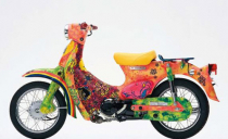 Ngắm màu sơn nghệ thuật của Honda Cub 50