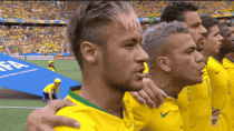 Neymar khóc nức nở khi hát quốc ca trước trận đấu.