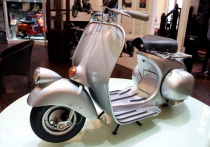 Vespa 98 - scooter cổ từ bảo tàng Piaggio về Việt Nam