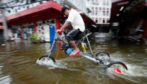 Những chiếc xe chống lụt cực kì hiệu quả của người Thái