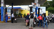 Sài Gòn rất khó tìm thấy một cửa hàng xăng dầu bán xăng E5