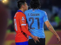 Cavani nhận thẻ đỏ oan vì đối thủ móc tay vào hậu môn thô thiển