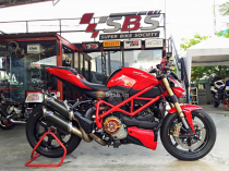 Ducati Streetfighter 848 độ sành điệu bên hàng hiệu