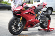 Ducati 1199 Panigale R ấn tượng với bản độ màu Chrome Cromata Rossa