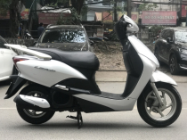Honda Lead 110cc màu Bạc biển Hà Nội