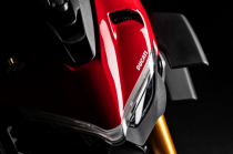 Ducati StreetFighter V4 chính thức ra mắt với cảm hứng từ nụ cười của kẻ phản diện Joker.