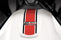 Yamaha R3 WGP 60th Anniversary Edition được bán tại Nhật Bản với số lượng giới hạn