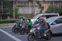 Độc lạ Singapore, người dân muốn mua xe máy phải đóng lệ phí hơn 150 triệu đồng