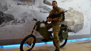 Xe đạp điện siêu tốc được tích hợp vũ khí khủng tại Nga
