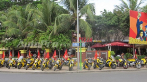 Đoàn môtô dẫn đoàn với tông màu vàng "chói" tại Nha Trang