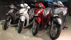 Hàng loạt Honda SH300i 2016 về Việt Nam với giá 325 triệu đồng