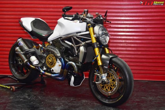 Ducati Monster 1200S độ lôi cuốn trong thân hình trắng trẻo