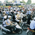 Đàn ông Việt toàn đi xe máy nữ là sao ?