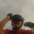 [Clip] Chú chim liên tục chọc phá tay lái môtô
