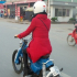 Cô gái cưỡi Honda Cub độ Bobber cực độc gây chú ý trên phố Hà Nội