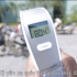 Không thể tin được: Yên xe máy hơn 80 độ C trong ngày nắng Hà Nội